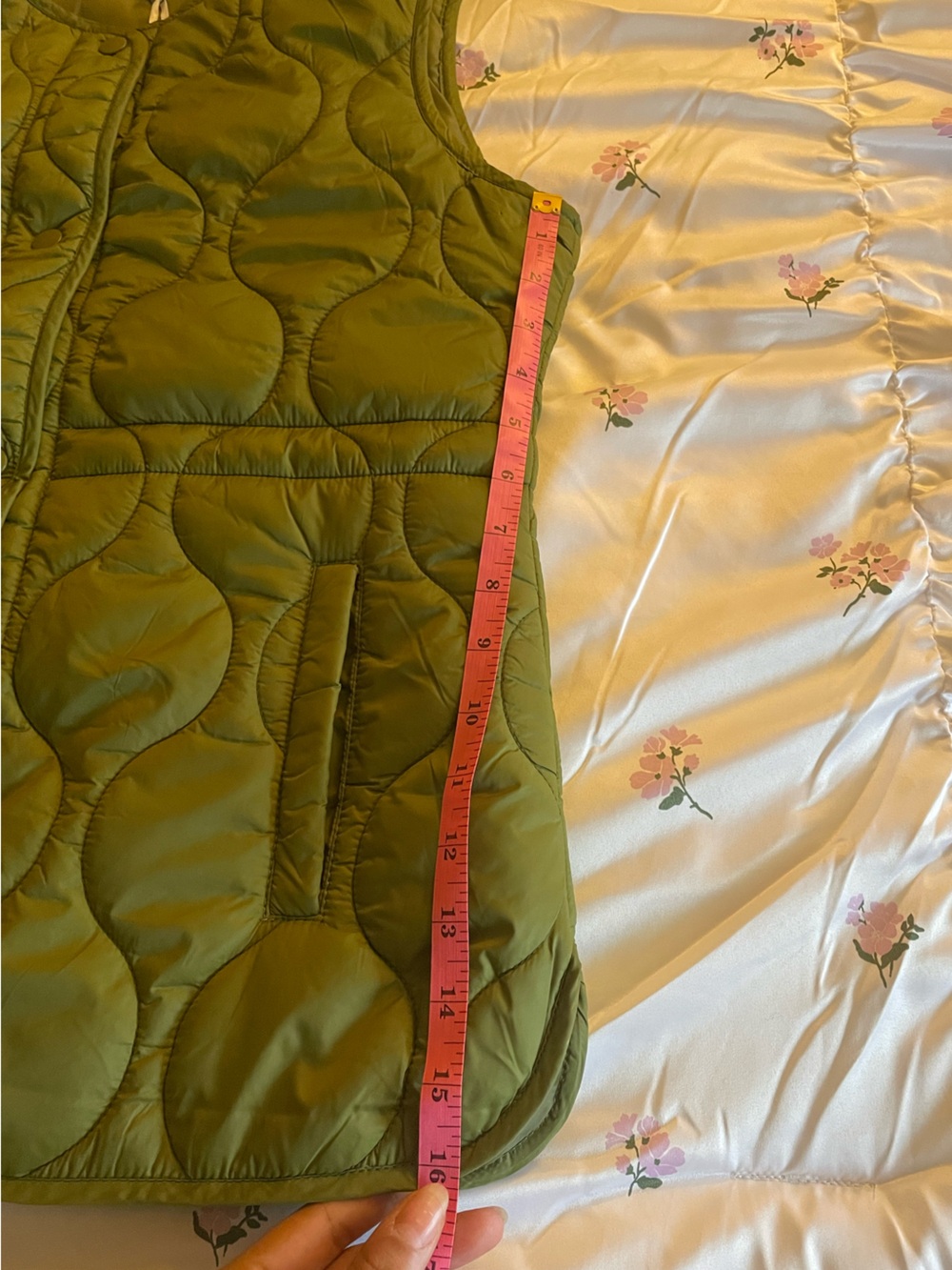 Market & Spruce | Quilted Olive Green Sleeveless Vest | Women’s Vest | NWT - Picture 10 of 14